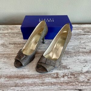 Stuart Weitzman Pyritr Bowover Two-Tone Silver and Gold Heels Size 9.5